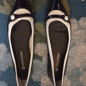 Naturalizer Black and White Women's Flats